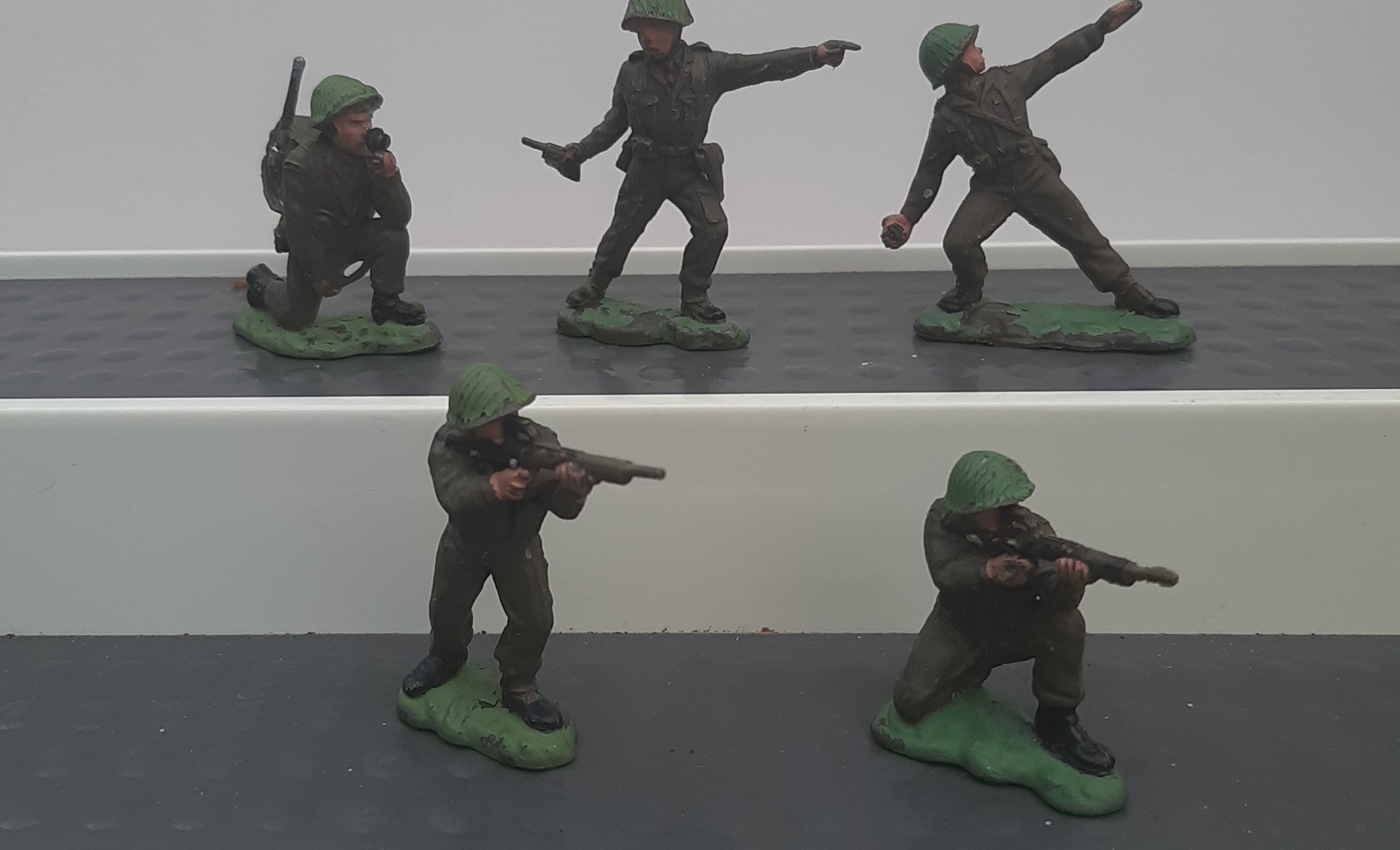 Vintage toy hot sale soldiers plastic