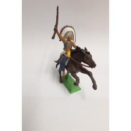 VINTAGE Britains Mounted Chief Holding Rifle